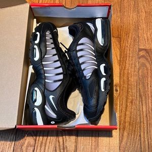 Nike Air Max Tailwind IV